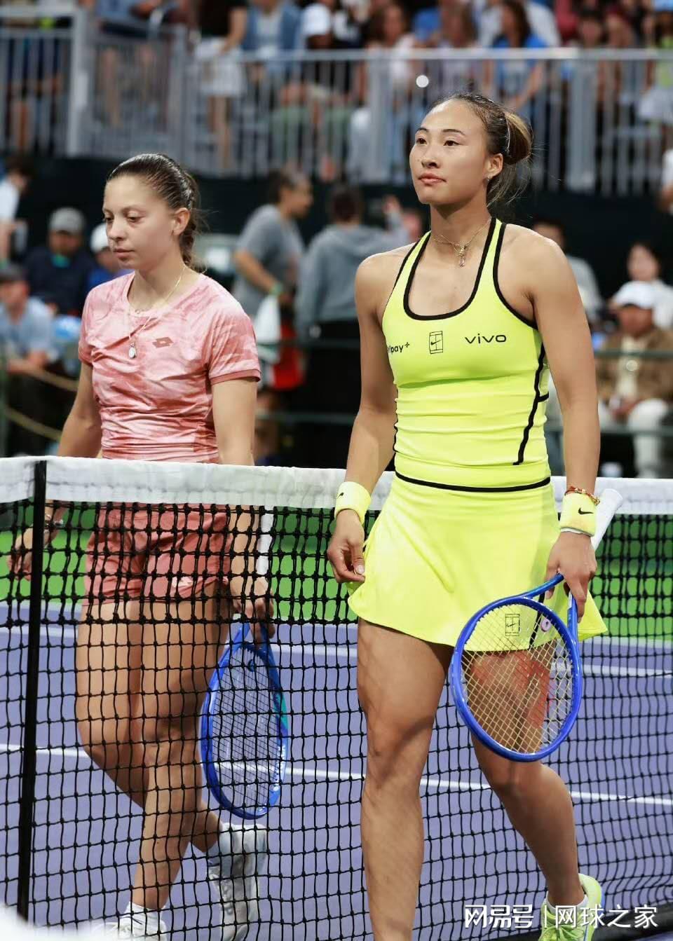 九游会J9平台-郑钦文出局舆论又炸了！网友喊新教练下课，一姐罕见承认处于低谷